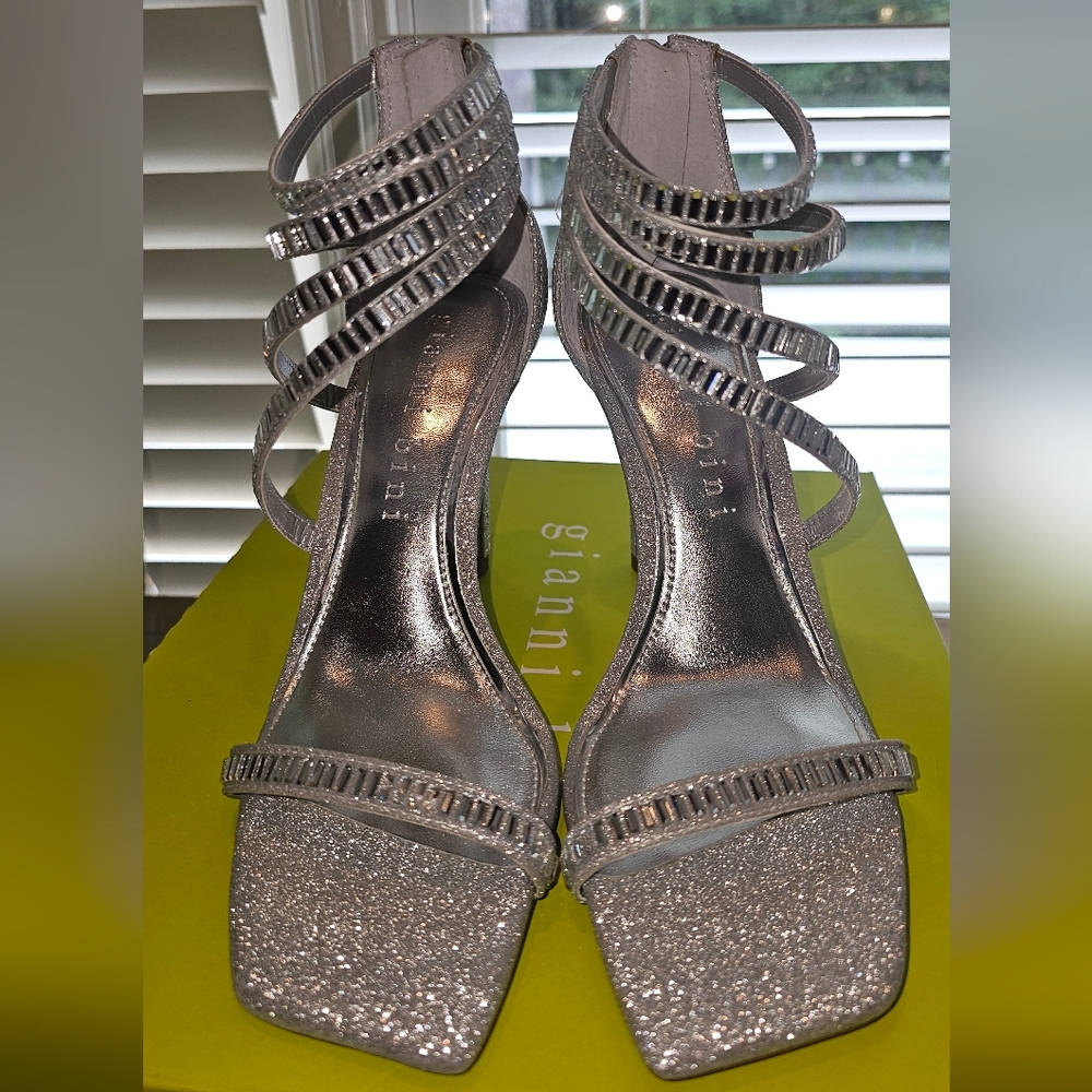 NIB Gianni Bini Shawn Silver Strappy Heels
